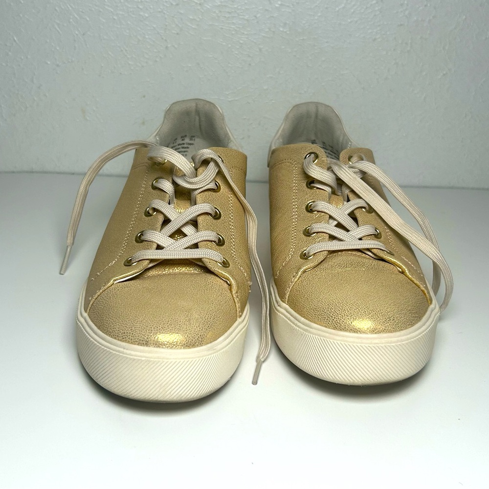 Normcore Classic Sneakers – Gold Metallic Leather Sneaker Staple – Size 9